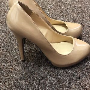 Heel shoes used only once